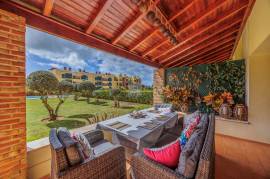 Large Ground Floor  2-Bedroom in the Heart of Vilamoura– Pool Access and Large Terrace