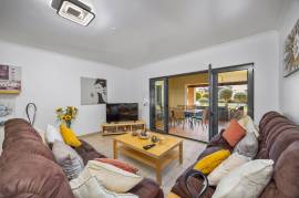 Large Ground Floor  2-Bedroom in the Heart of Vilamoura– Pool Access and Large Terrace