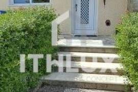 Detached house (340 m2) with swimming pool and garage, Land with 2100m2