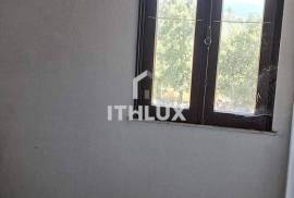 Detached house (340 m2) with swimming pool and garage, Land with 2100m2