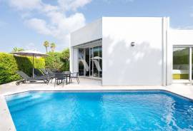 4 Bedroom Villa with Pool near Golf, Vilamoura