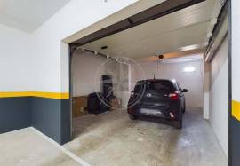 Tavira town centre 3 bedroom apartment with pool, terrace & garage
