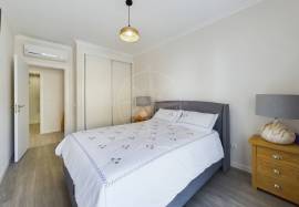 Tavira town centre 3 bedroom apartment with pool, terrace & garage