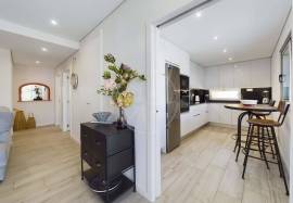 Tavira town centre 3 bedroom apartment with pool, terrace & garage
