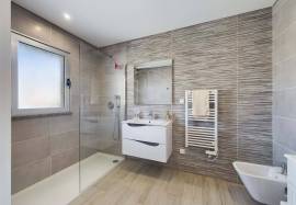 Tavira town centre 3 bedroom apartment with pool, terrace & garage