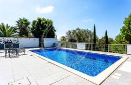 Tavira 4 + bedroom family villa with pool, garden, views & extraordinary basement
