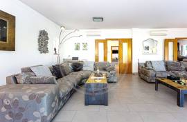 Tavira 4 + bedroom family villa with pool, garden, views & extraordinary basement