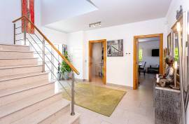 Tavira 4 + bedroom family villa with pool, garden, views & extraordinary basement