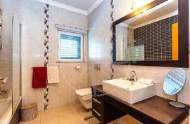 Tavira 4 + bedroom family villa with pool, garden, views & extraordinary basement