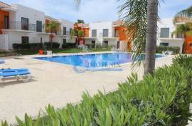 2 bedroom townhouse available for annual rental - Pêra
