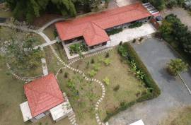 Casa de Río La Calamuchita Bed & Breakfast Villa For Sale in Pereira