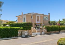 4 Bedroom Villa Close to Boavista Golf & Spa, Lagos