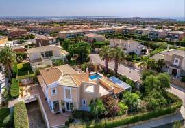 4 Bedroom Villa Close to Boavista Golf & Spa, Lagos 4 Bedroom Villa Close to Boavista Golf & Spa, Lagos