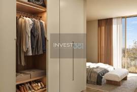 T3 with balcony, garden and 2 parking spaces in an exclusive condominium with private garden.