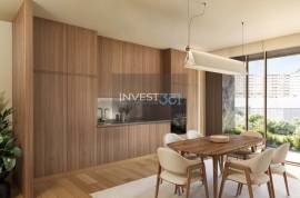 T3 with balcony, garden and 2 parking spaces in an exclusive condominium with private garden.