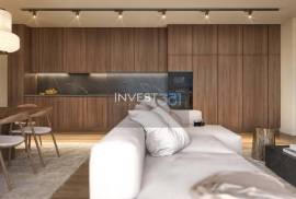 T3 with balcony, garden and 2 parking spaces in an exclusive condominium with private garden.
