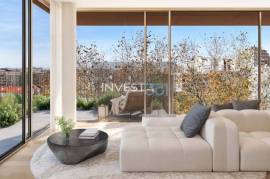 T3 with balcony, garden and 2 parking spaces in an exclusive condominium with private garden.