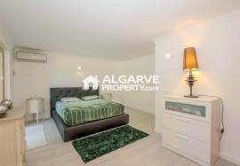 Excellent 4 bedroom villa near the Marina in Vilamoura, Algarve