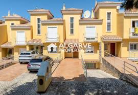 Excellent 4 bedroom villa near the Marina in Vilamoura, Algarve