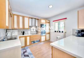 Excellent 4 bedroom villa near the Marina in Vilamoura, Algarve