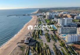 Beachfront 2 Bedroom Apartment close to Vilamoura Marina, Algarve