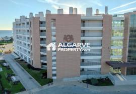 Beachfront 2 Bedroom Apartment close to Vilamoura Marina, Algarve