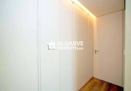 Beachfront 2 Bedroom Apartment close to Vilamoura Marina, Algarve