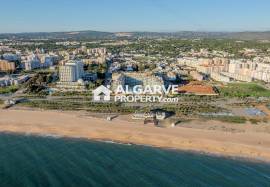Beachfront 2 Bedroom Apartment close to Vilamoura Marina, Algarve
