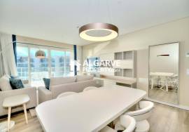 Beachfront 2 Bedroom Apartment close to Vilamoura Marina, Algarve