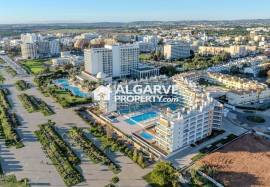 Beachfront 2 Bedroom Apartment close to Vilamoura Marina, Algarve