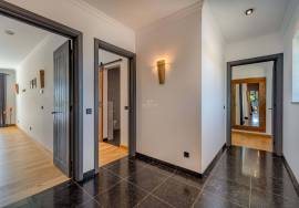 Charming Detached 3+1 Bedroom Villa | Pool,  Garage & High Sustainability | Lagoa