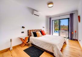 Charming Detached 3+1 Bedroom Villa | Pool,  Garage & High Sustainability | Lagoa