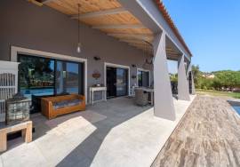 Charming Detached 3+1 Bedroom Villa | Pool,  Garage & High Sustainability | Lagoa