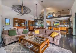 Charming Detached 3+1 Bedroom Villa | Pool,  Garage & High Sustainability | Lagoa