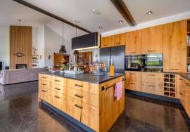 Charming Detached 3+1 Bedroom Villa | Pool,  Garage & High Sustainability | Lagoa