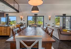 Charming Detached 3+1 Bedroom Villa | Pool,  Garage & High Sustainability | Lagoa