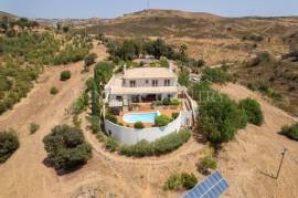 Tavira - Countryside 4-bedroom villa with sea views and pool
