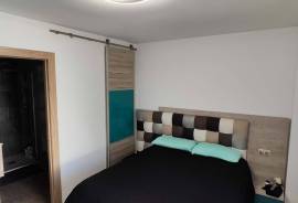 Light and spaciousness in Garbinet: renovated apartment of 158 m² with garage next to the TRAM