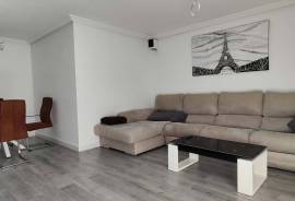 Light and spaciousness in Garbinet: renovated apartment of 158 m² with garage next to the TRAM