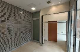 Commercial premises for rent or sale in Algorta of 104 m².