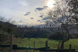 Farmhouse with license for 4 homes and 5 ha of land to rehabilitate.