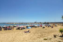 Apartment with tourist license and terrace 200 m from the beach