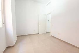 Apartment with tourist license and terrace 200 m from the beach