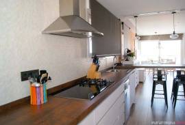 Modern home in Gran Alacant: 4 bedrooms, pool and private plot