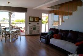 Modern home in Gran Alacant: 4 bedrooms, pool and private plot