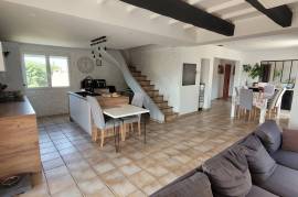 Impeccable Villa With 145 M2 Of Living Space, Including 3 Bedrooms, On 1270 M2 Of Buildable Land With Unobstructed Views Of The Village.