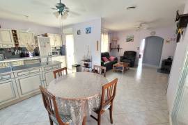 Single-Storey Villa With 125 M2 Of Living Space On 579 M2 Of Land With Swimming Pool, Near Pezenas.