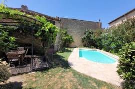 Superb Charming House Renovated With High-End Materials, 230 M2 Of Living Space On 510 M2 Of Enclosed Land With A Swimming Pool.