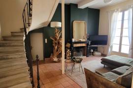 Superb Charming House Renovated With High-End Materials, 230 M2 Of Living Space On 510 M2 Of Enclosed Land With A Swimming Pool.