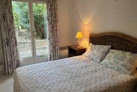 Single Storey Villa With Main Residence And Gite, On A Landscaped Plot Of 599 M2 With Pool.